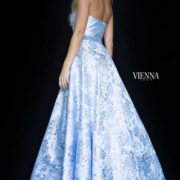 Vienna Prom - Picture 2 of 2